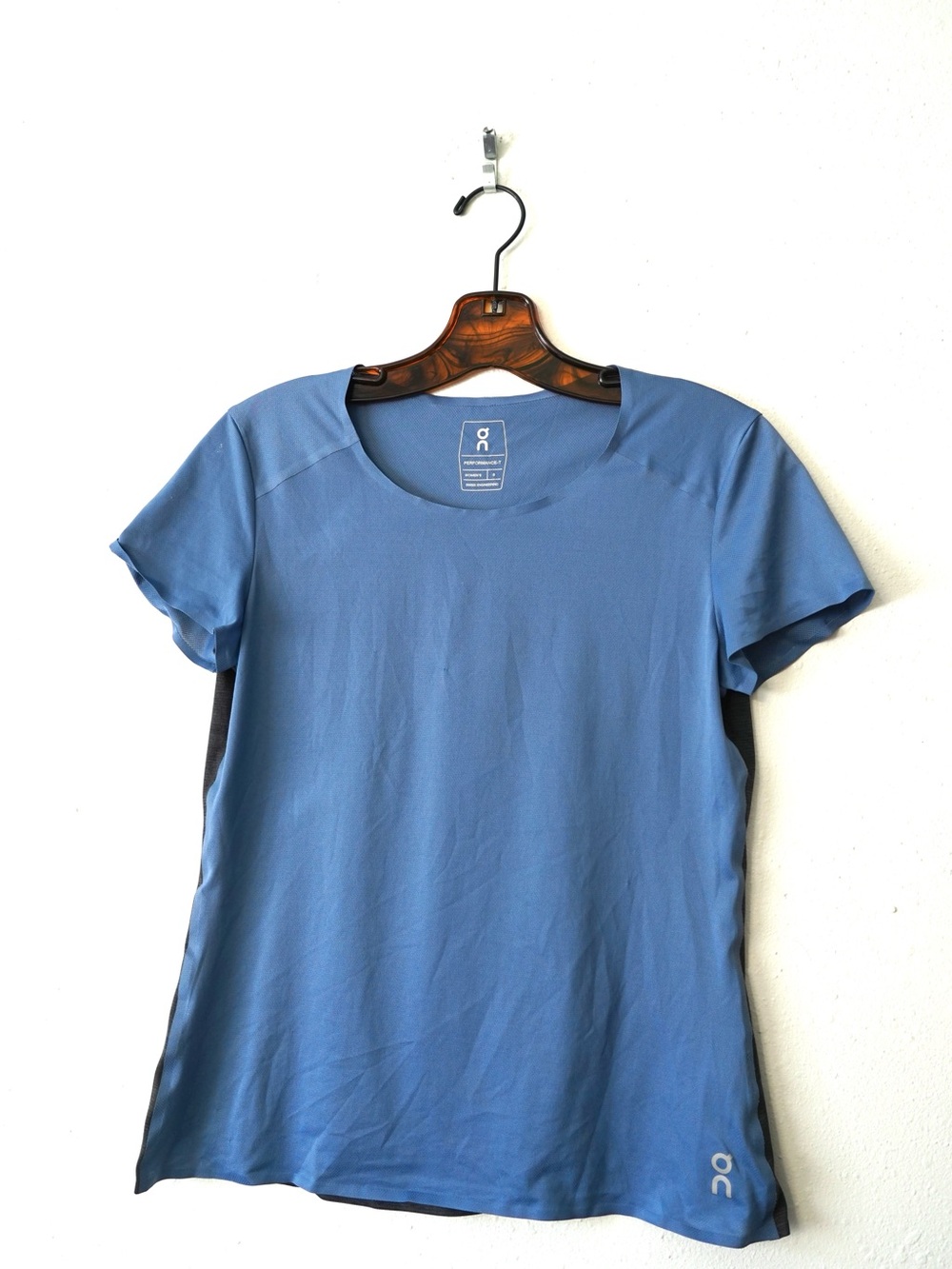On Running Women's Performance T-Shirt Blue/Grey Athletic Top Size small
